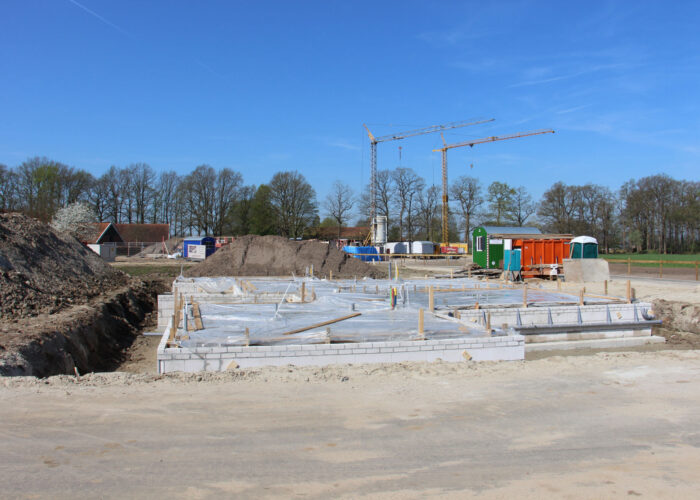 De eerste woningen